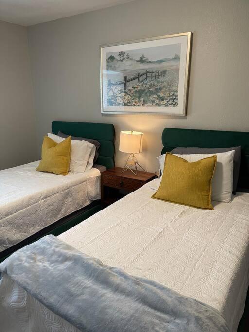 The Mary Lou - 2 Bedroom Apt In Quilt Town, Usa Hamilton Εξωτερικό φωτογραφία